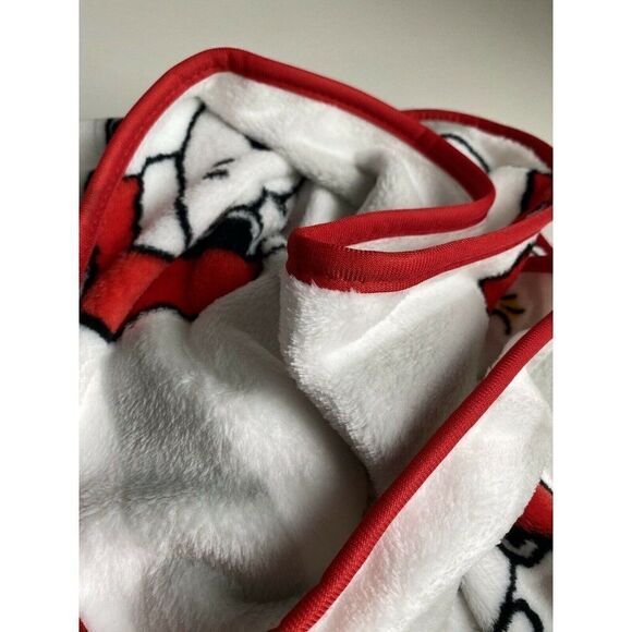 Peanuts Snoopy Woodstock Christmas Santa Hat Soft Plush Throw Blanket Woodstock - Picture 7 of 7